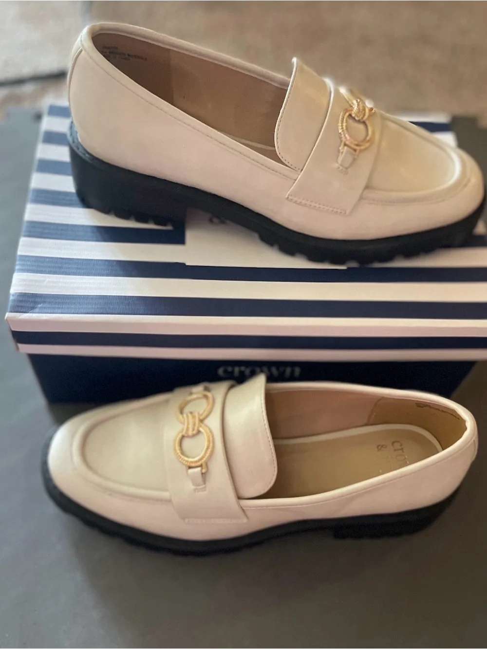 NWT Crown & Ivy Harper Loafers - Size 9, Cream